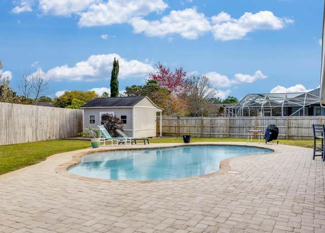 Property at 2292 Pine Hammock Rd, Navarre, FL 32566, 4 beds, 3 baths