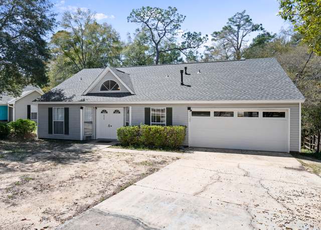 Property at 830 Sparkleberry Cv, Niceville, FL 32578, 4 beds, 2.5 baths