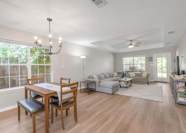 Property at 2116 Bayshore Dr, Niceville, FL 32578, 3 beds, 2 baths