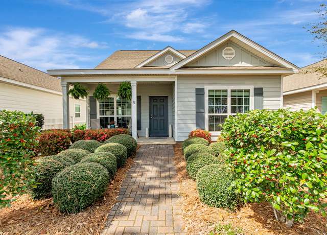 Property at 42 Sarona St, Freeport, FL 32439, 4 beds, 3 baths