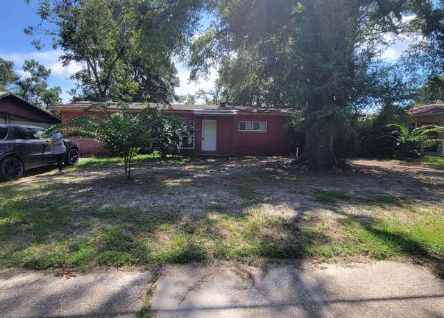 Property at 131 Adkinson Dr, Crestview, FL 32536, 4 beds, 1 bath