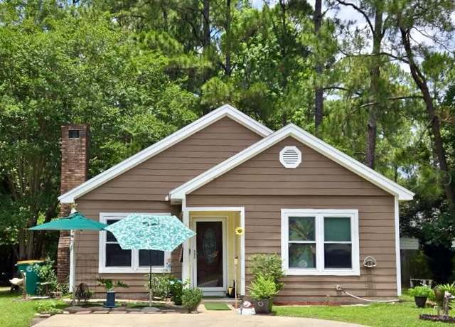 Property at 2623 Windsor Ln, Fort Walton Beach, FL 32547, 2 beds, 2 baths