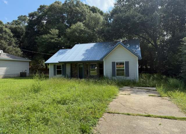 Property at 5809 Pinecrest Road Rd, Crestview, FL 32539, 3 beds, 2 baths
