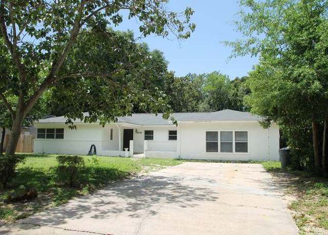 Property at 30 SE Waynel Cir, Fort Walton Beach, FL 32548, 3 beds, 2 baths