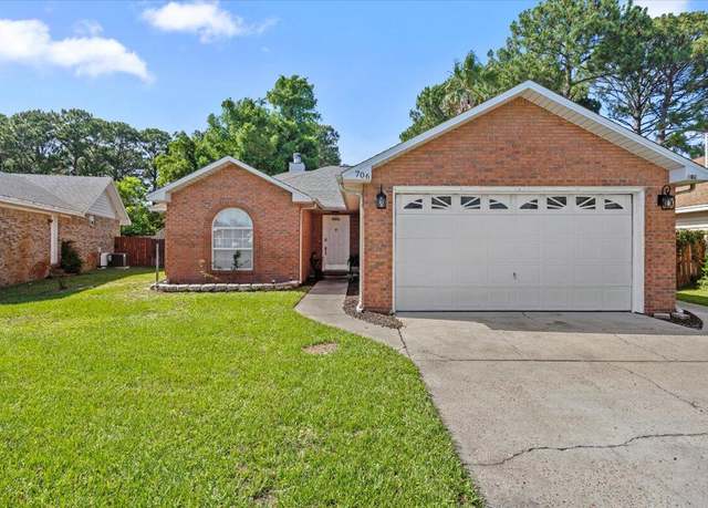 Property at 706 Vintage Cir, Destin, FL 32541, 3 beds, 2 baths