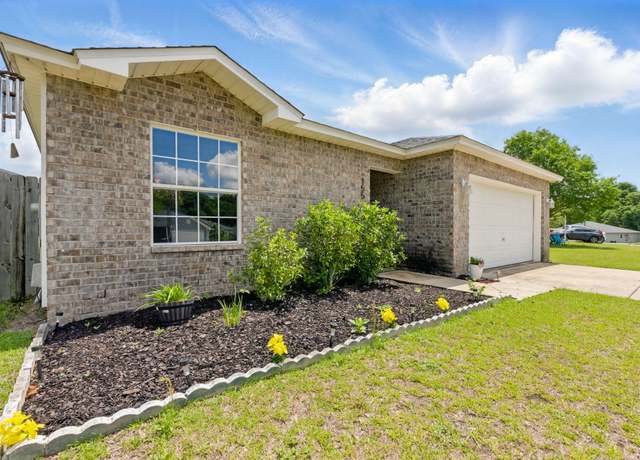 Property at 155 Cabana Way, Crestview, FL 32536, 4 beds, 2 baths