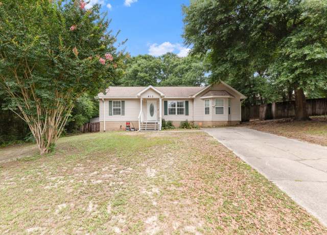 Property at 612 Jeremy Ct, Crestview, FL 32539, 5 beds, 2 baths