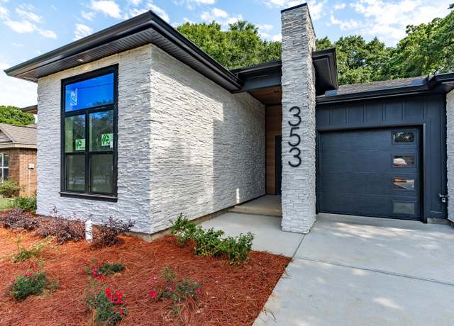 Property at 353 NE Okaloosa Rd, Fort Walton Beach, FL 32548, 4 beds, 3.5 baths