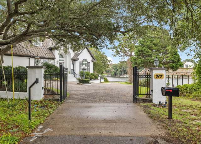 Property at 717 6th St, Destin, FL 32541, 4 beds, 3.5 baths