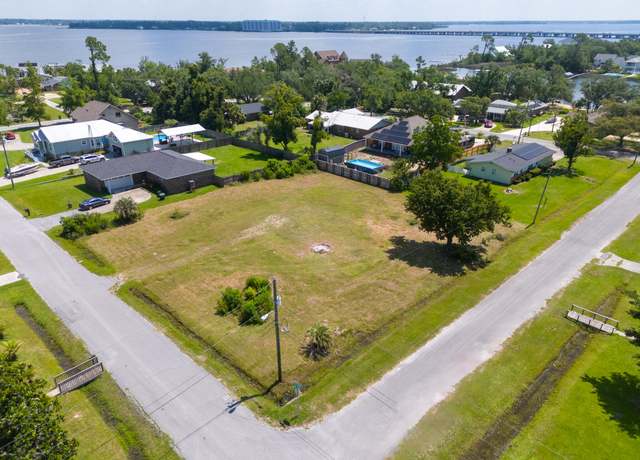 Property at 113 Carolina Ave, Lynn Haven, FL 32444