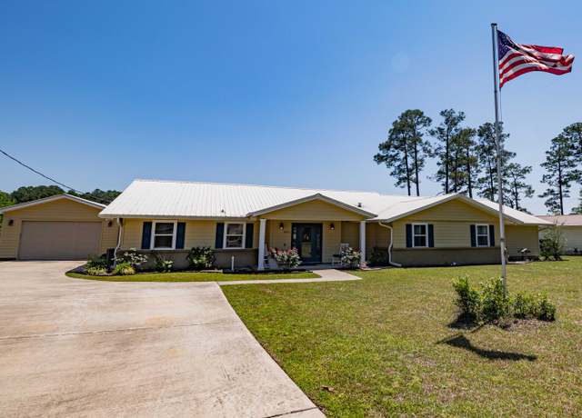 Property at 4651 Meadow Lake Dr, Crestview, FL 32539, 3 beds, 2.5 baths