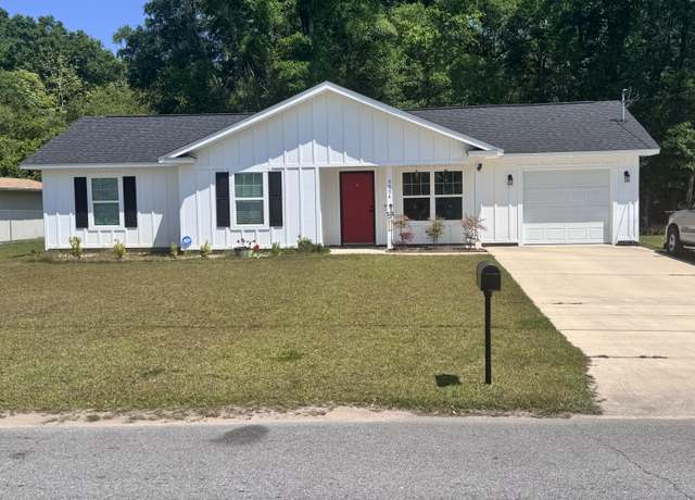 Property at 5594 Riviera Dr, Milton, FL 32583, 3 beds, 2 baths