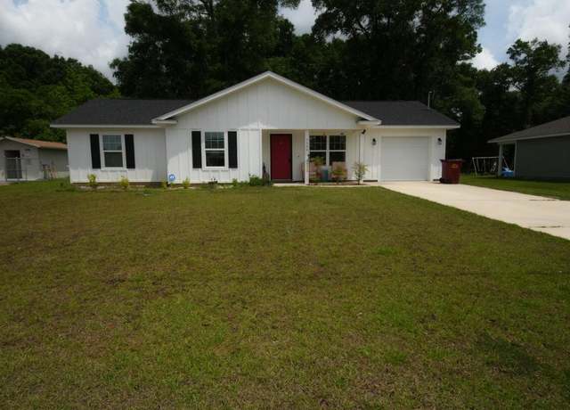 Property at 5594 Riviera Dr, Milton, FL 32583, 3 beds, 2 baths