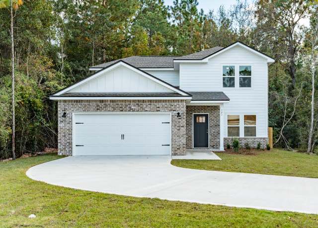 Property at 6000 Oak Hollow Way, Crestview, FL 32539, 4 beds, 2.5 baths