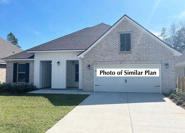 Property at 2743 Louis Cir, Crestview, FL 32536, 5 beds, 3 baths