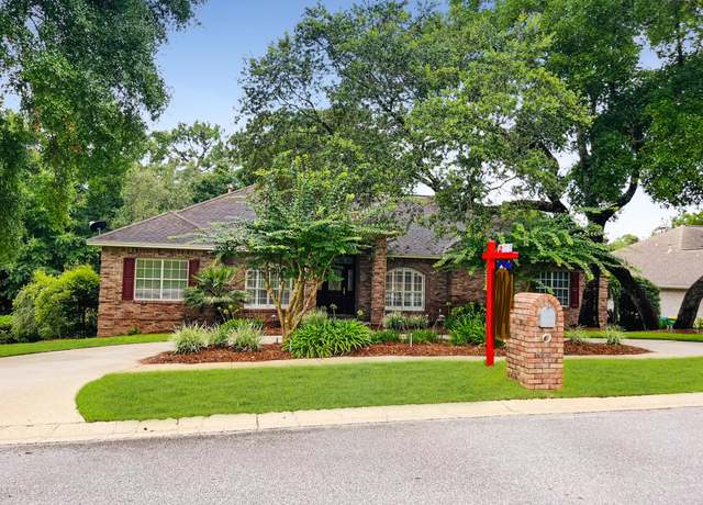 Property at 4100 Howard Dr, Niceville, FL 32578, 4 beds, 3.5 baths
