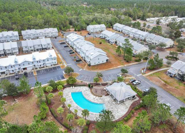 Property at 182 N Sand Palm Rd, Freeport, FL 32439, 3 beds, 2.5 baths