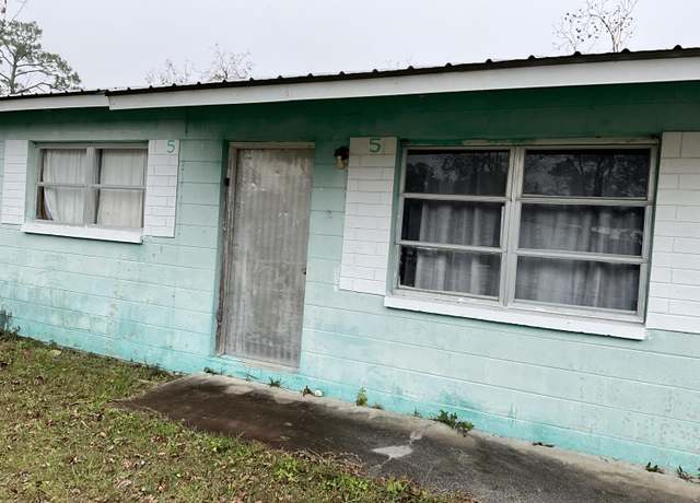 Property at 5 Bayview Dr, Apalachiacola, FL 32320, 2 beds, 1 bath