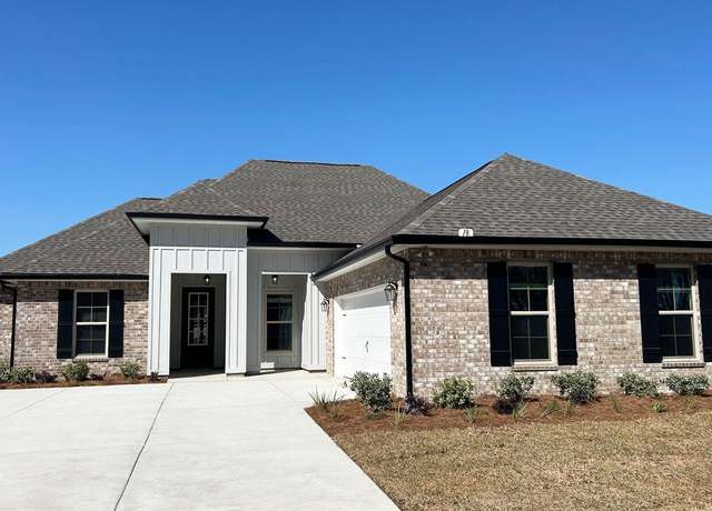 Property at 18 Chirp Ln, Freeport, FL 32439, 4 beds, 3 baths