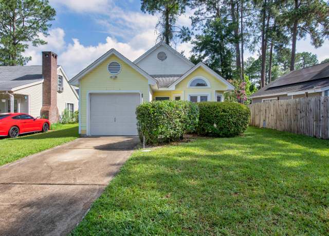Property at 2605 Windsor Ln, Fort Walton Beach, FL 32547, 2 beds, 1 bath