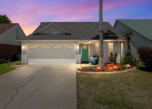 Property at 932 Claeven Cir, Fort Walton Beach, FL 32547, 3 beds, 2.5 baths