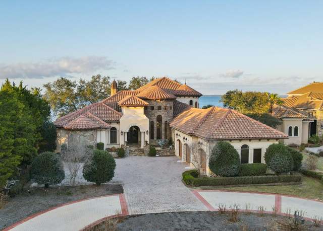Property at 456 Captains Circle Cir, Destin, FL 32541, 5 beds, 4.5 baths