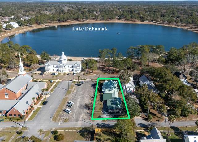 Property at 132 Circle Dr, FL 32435, 3 beds, 2 baths