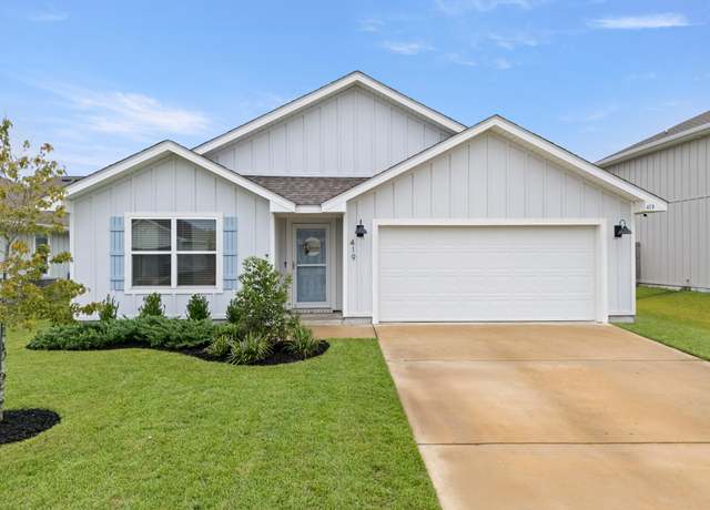 Property at 419 Scarborough St, Crestview, FL 32539, 4 beds, 2 baths