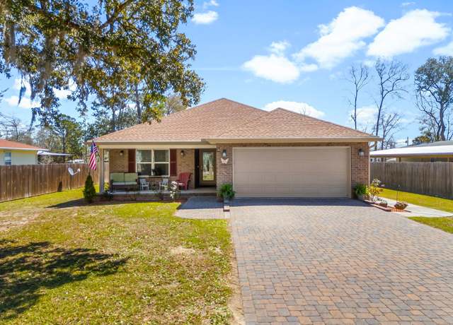 Property at 340 Palmetto Ave, Freeport, FL 32439, 3 beds, 2 baths