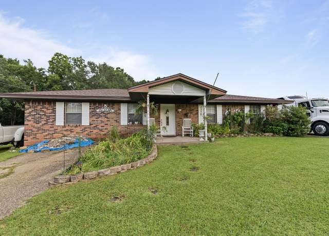 Property at 1329 Tobias Rd, Cantonment, FL 32533, 4 beds, 2.5 baths