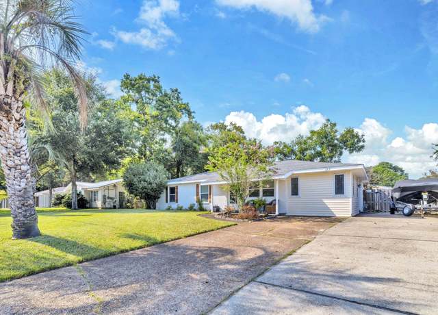 Property at 227 NW Holmes Blvd, Fort Walton Beach, FL 32548, 3 beds, 2 baths