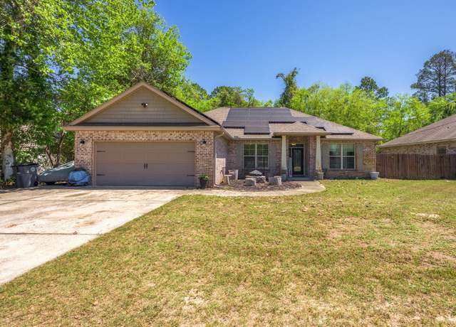 Property at 472 W College Blvd, Valparaiso, FL 32580, 4 beds, 2 baths