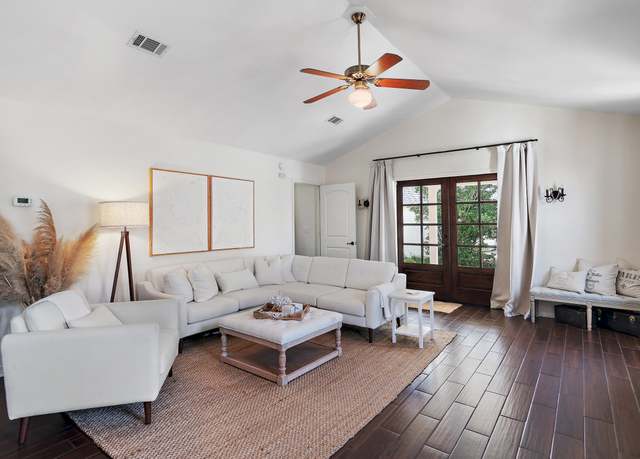 Property at 4485 Luke Ave Unit B, Destin, FL 32541, 3 beds, 2 baths