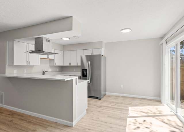 Property at 309 Olympia Ct, Fort Walton Beach, FL 32547, 2 beds, 1.5 baths
