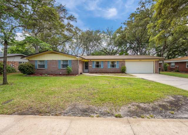 Property at 609 Merioneth Dr, Fort Walton Beach, FL 32547, 4 beds, 2 baths