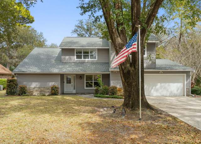 Property at 1049 E Troon Dr, Niceville, FL 32578, 4 beds, 2.5 baths