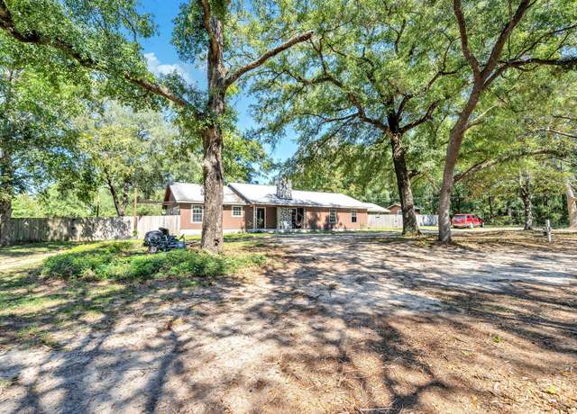 Property at 3241 Auburn Rd, Crestview, FL 32539, 5 beds, 2 baths