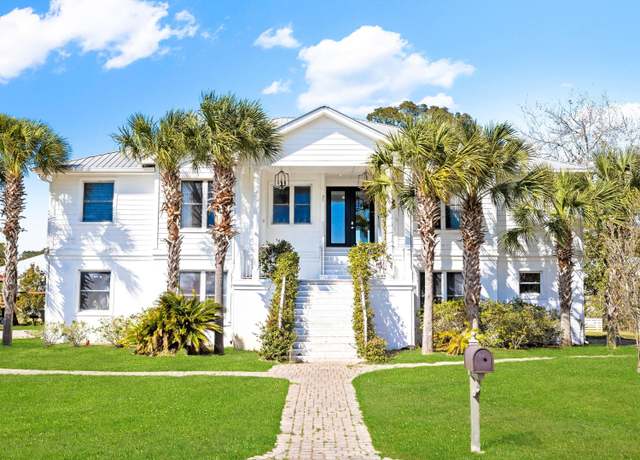 Property at 86 River Cir, Santa Rosa Beach, FL 32459, 4 beds, 4 baths