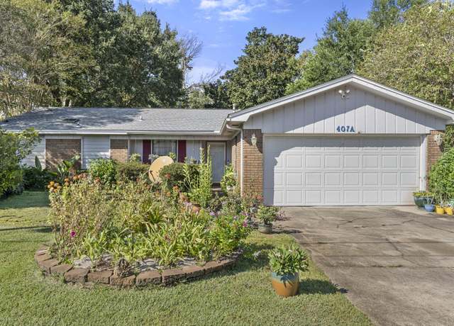 Property at 407A NW Holmes Blvd, Fort Walton Beach, FL 32548, 3 beds, 2 baths