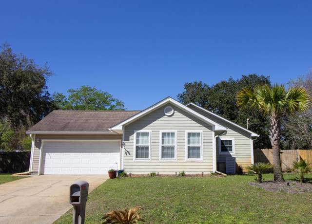 Property at 2165 Calle de Cantabria, Navarre, FL 32566, 3 beds, 2 baths