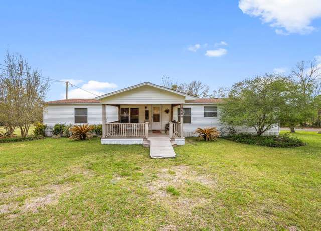 Property at 3062 Highland Avenue Ave, Crestview, FL 32539, 3 beds, 2 baths