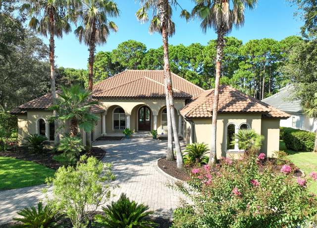 Property at 428 Captains Cir, Destin, FL 32541, 3 beds, 2.5 baths