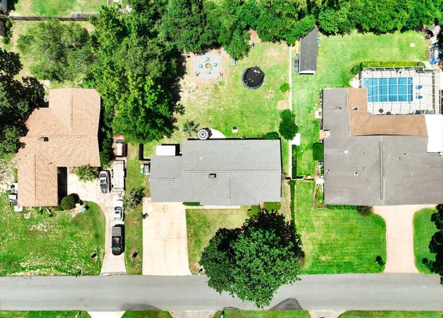 Property at 37 Maple Ave, Shalimar, FL 32579, 4 beds, 2 baths
