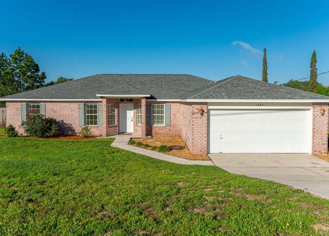 Property at 1231 Northview Dr, Crestview, FL 32536, 4 beds, 2 baths