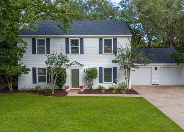 Property at 401 Greenwood Way, Niceville, FL 32578, 3 beds, 2.5 baths