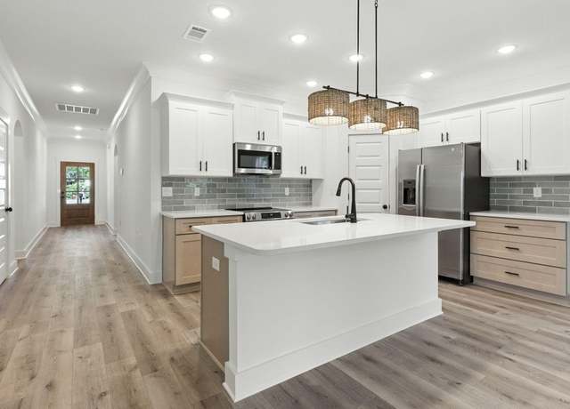 Property at 4198 Ida Coon Cir, Niceville, FL 32578, 4 beds, 2 baths