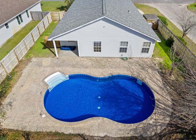 Property at 9439 Parker Pl Dr, Navarre, FL 32566, 3 beds, 2 baths