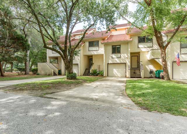 Property at 95 Marina Cove Dr, Niceville, FL 32578, 2 beds, 2.5 baths