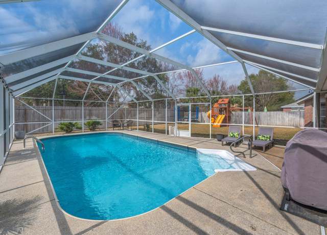 Property at 4246 Shadow Ln, Niceville, FL 32578, 4 beds, 2 baths