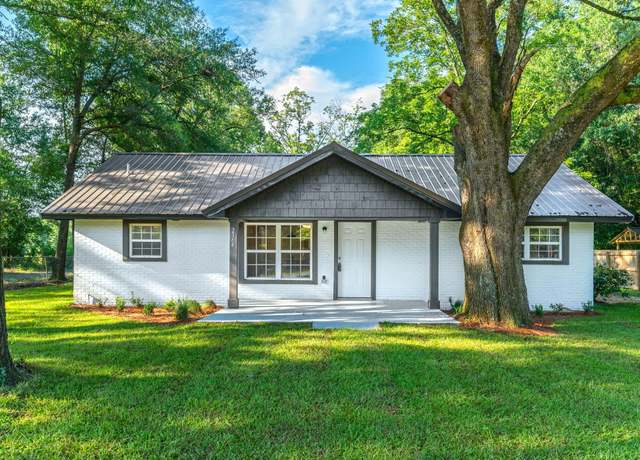 Property at 2364 Susan Dr, Crestview, FL 32536, 3 beds, 2 baths
